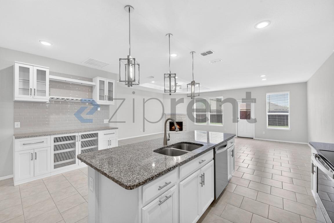 Building Photo - 504 Banbury Ct