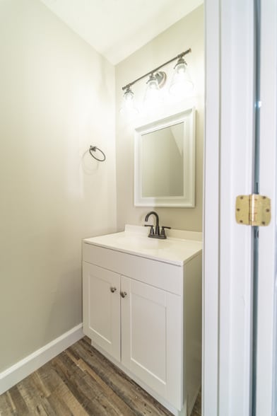 Building Photo - 162 Cumberland Rd