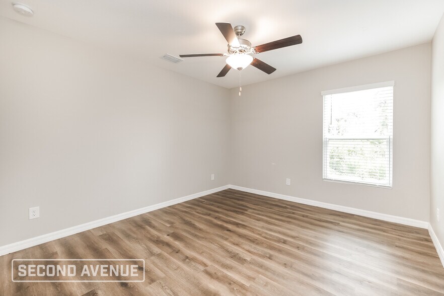 Building Photo - 494 Hoffer St