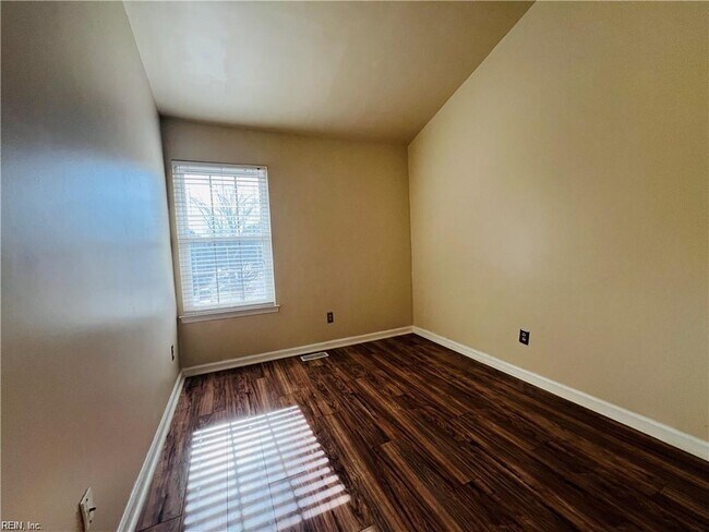 Building Photo - 12904 Daybreak Cir