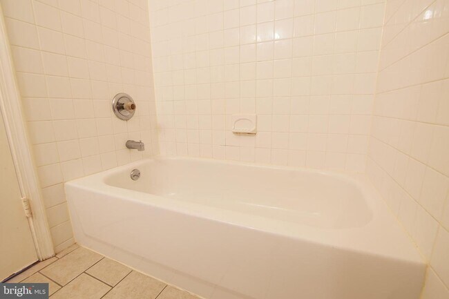 Primary Photo - 1604 Wallace St