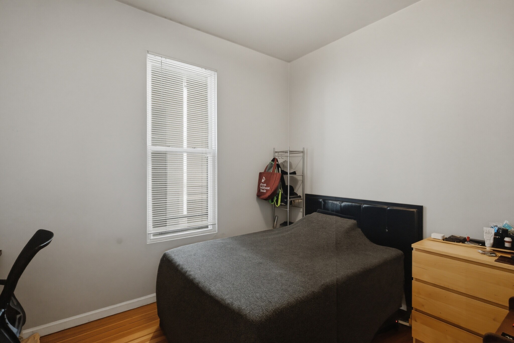 Building Photo - 3814 N Marshfield Ave