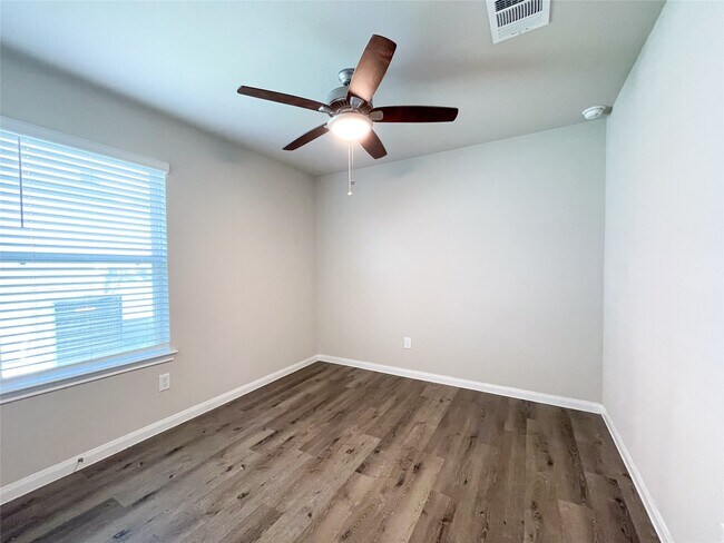 Building Photo - 6515 James Michael Dr