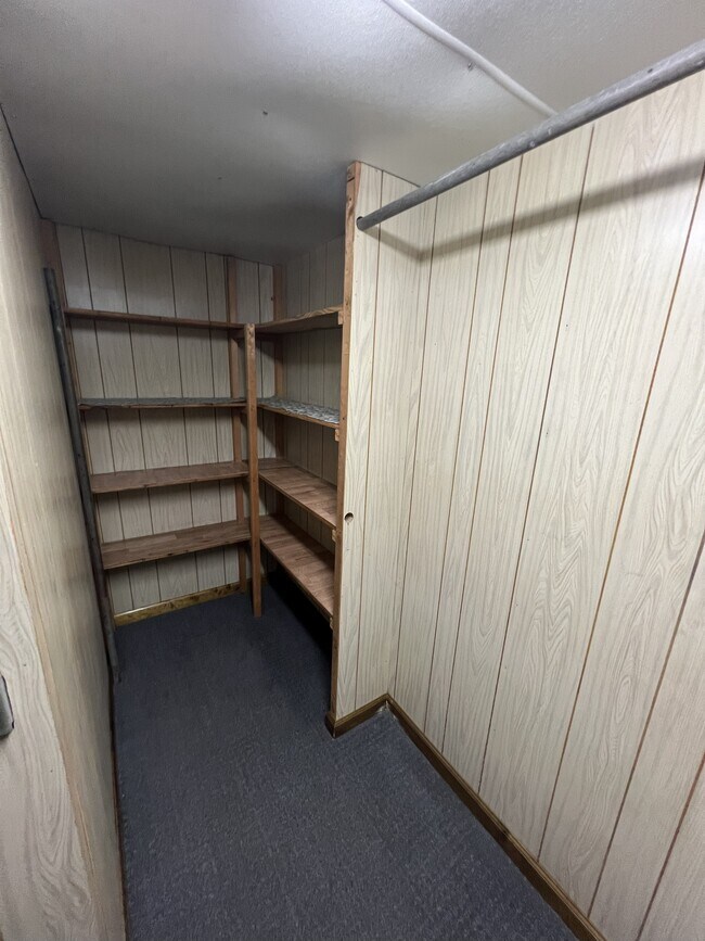 Building Photo - 3820 Orchard Rd SE