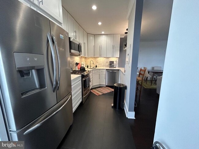 Building Photo - 939 Longfellow St NW