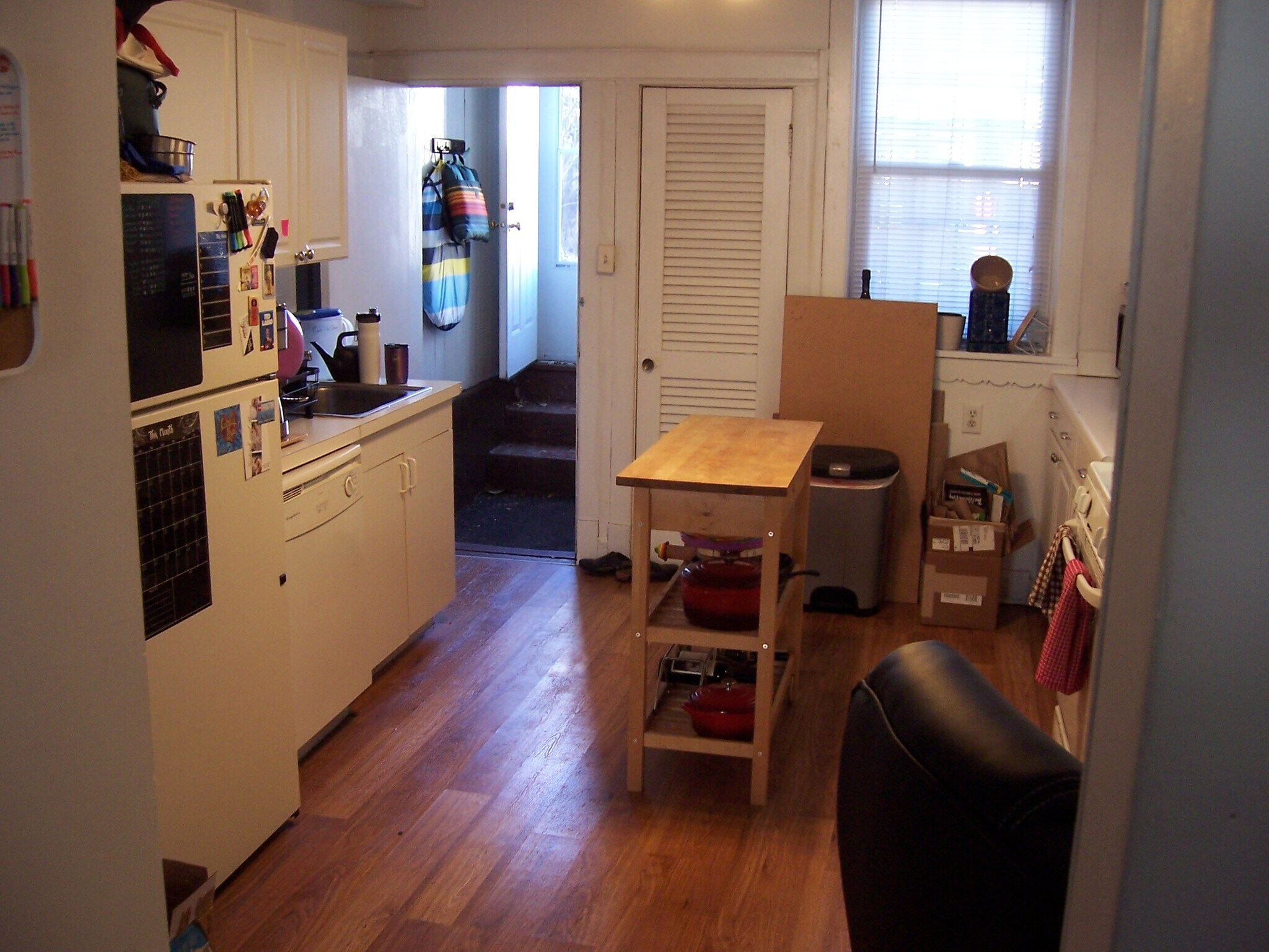 Eat-in kitchen - 1648 W Barry Ave