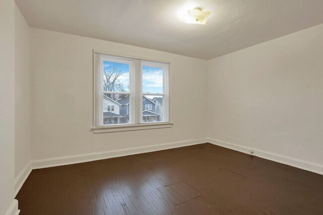 Building Photo - 1161-1163 Linwood Ave