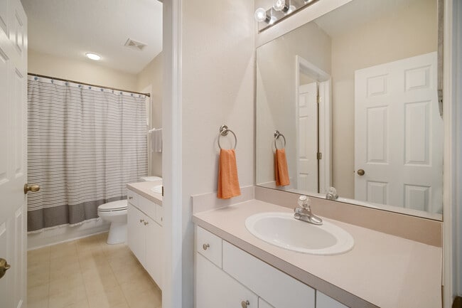 Building Photo - 18505 Pebble Lake Ct