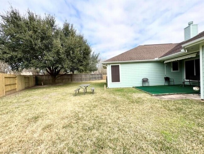 Building Photo - 3527 Swordfern Pl