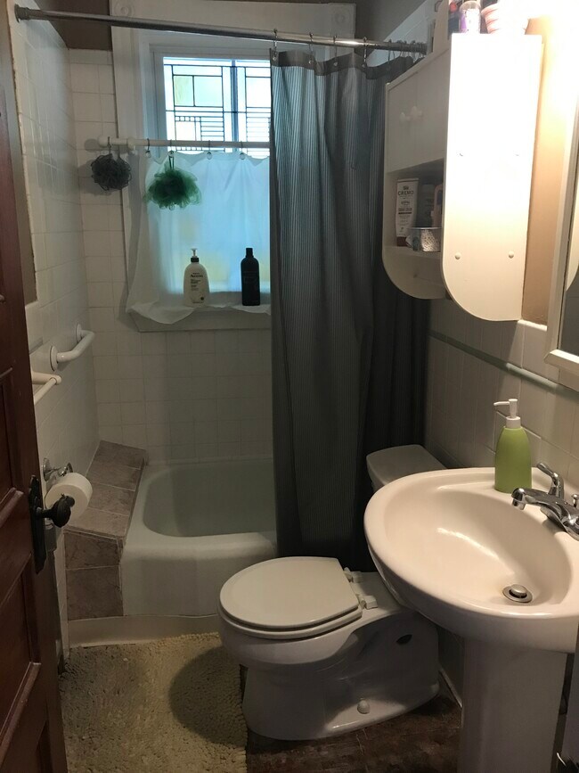 Building Photo - 31 Church St