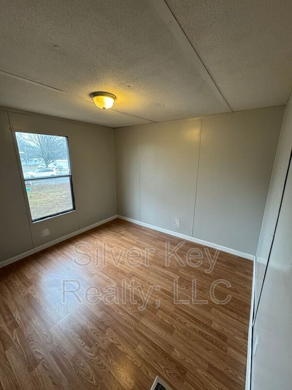 Building Photo - 270 Co Rd 213
