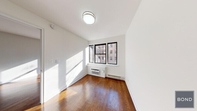 Building Photo - 20 Beekman Pl
