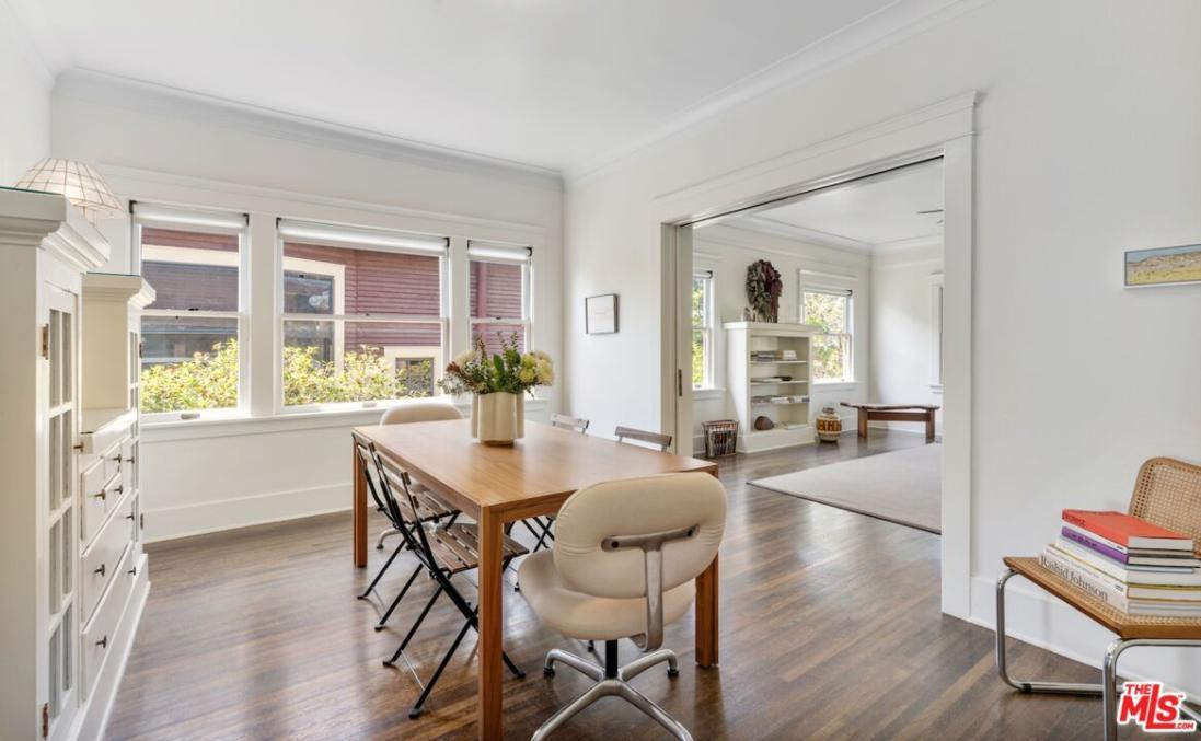 Building Photo - 2938 1/2 S La Salle Ave