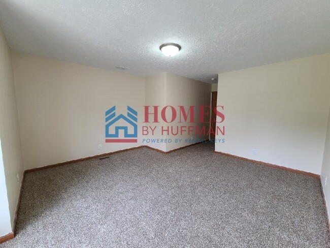 Building Photo - Three Bedroom Townhouse | Two Bath | Chandler