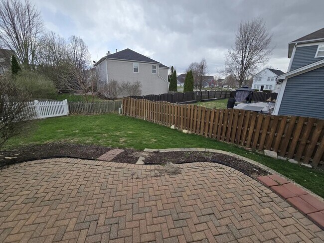 Building Photo - 211 Valley View Dr