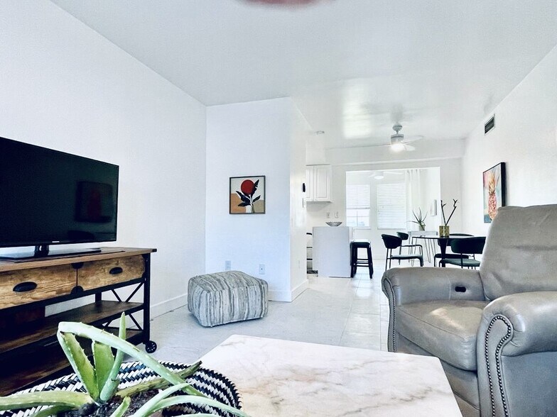 LIVING ROOM - 4158 Tamiami Trl