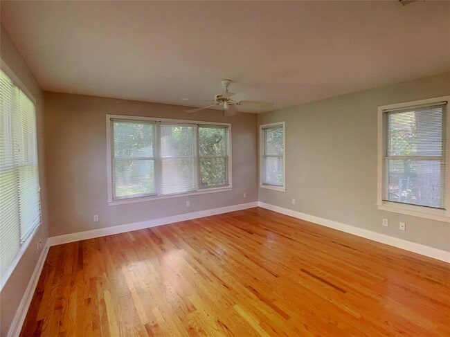 Building Photo - 5010 Shoalwood Ave