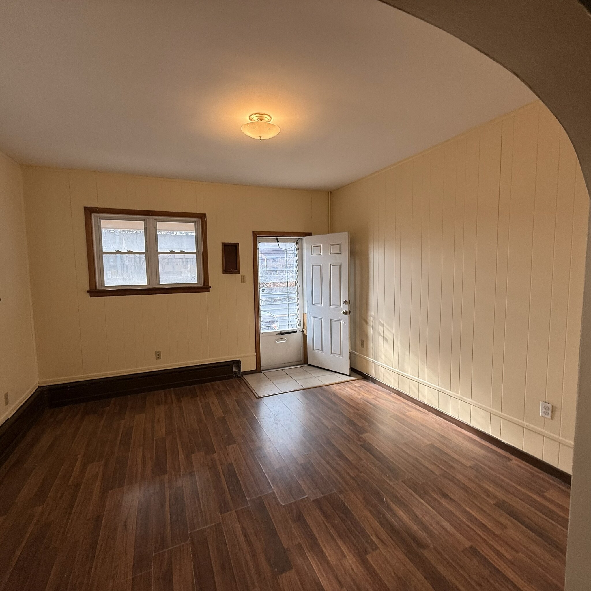 Building Photo - 713 S Front St