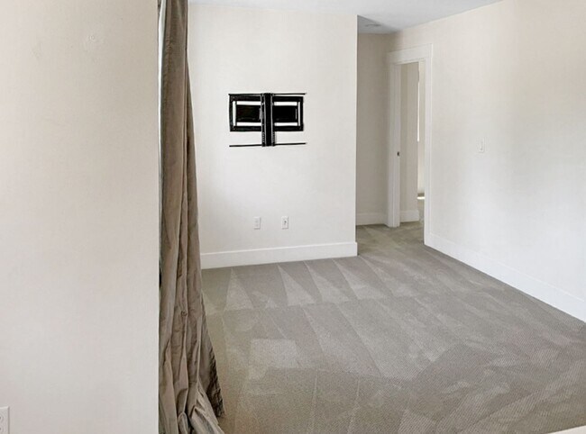 Building Photo - 4Bd/2.5Ba Renton Home