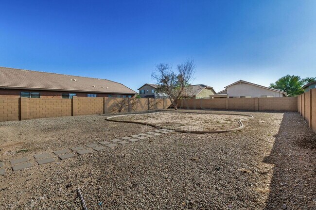 Building Photo - 5215 W Hasan Dr