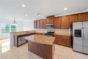 Building Photo - 15 Creekwater Dr