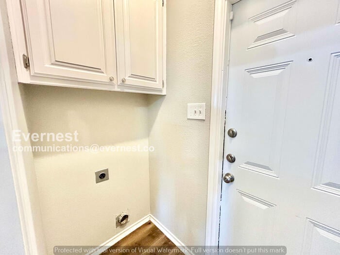 Building Photo - 1029 Matthew St