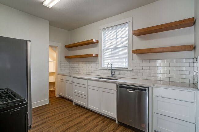 Building Photo - Large Newly Remodeled Home in Historic Fairmont- 4 Bedroom, 2 Bath- 76104