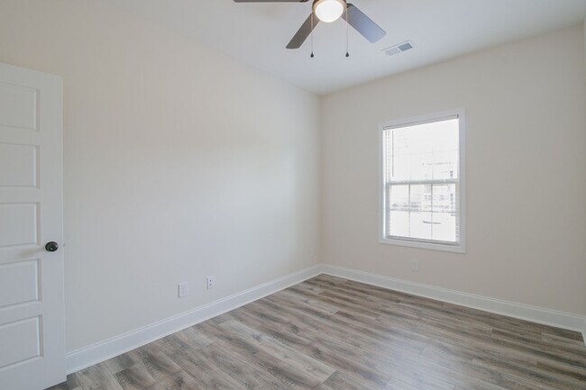 Building Photo - 550 Peachers Mill Rd