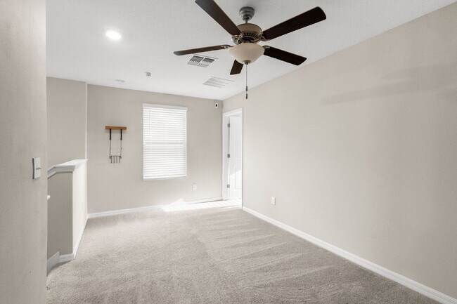 Building Photo - LIKE NEW Home For Rent in Sun City!