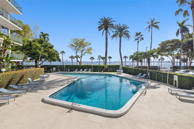 Building Photo - 1408 Brickell Bay Dr