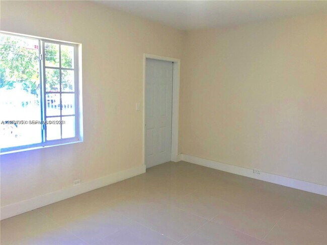 Building Photo - 6344 NW Miami Pl
