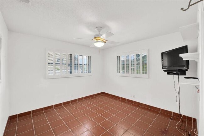 Building Photo - 4020 NE 24th Ave