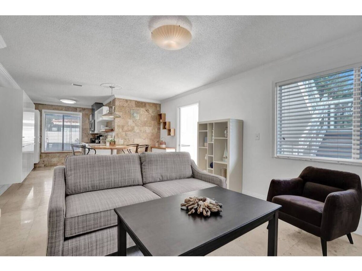 Building Photo - 3215 NE 7th St