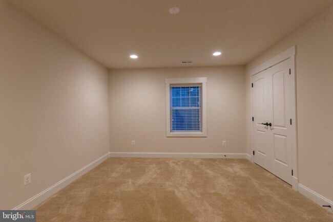 Building Photo - 3209 Gary Ct