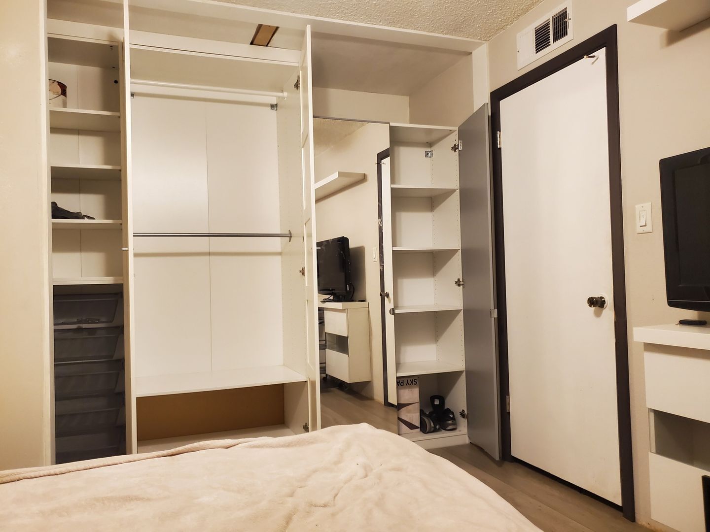 Building Photo - 1220 W Pebble Beach Dr