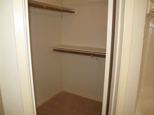 Building Photo - 2526 Doverglen Dr