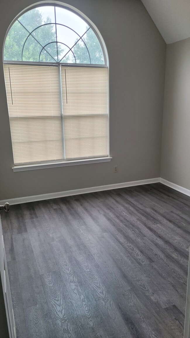 Building Photo - 7031 S Estacada Way