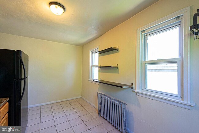 Building Photo - 3719 Calumet St