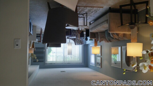 Building Photo - 12 Waterfall Dr