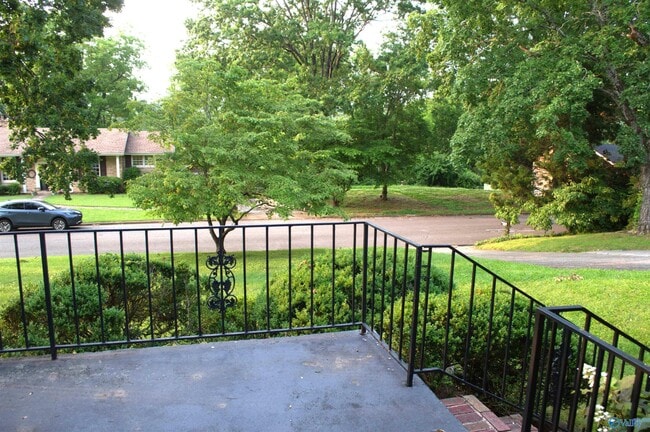 Building Photo - 1406 E Olive Dr SE