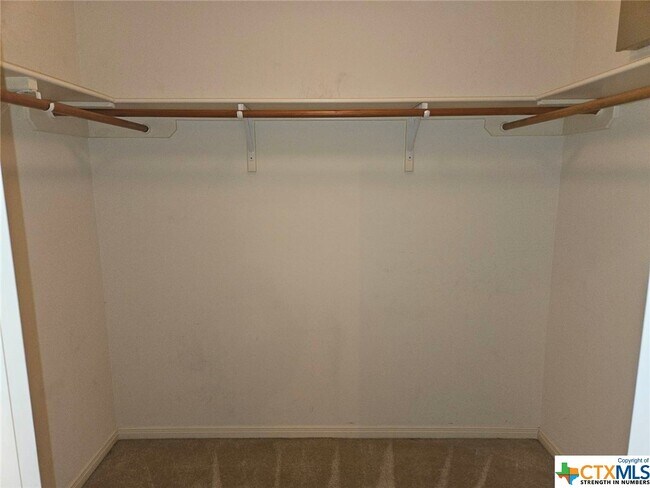 Building Photo - 122 Riata-