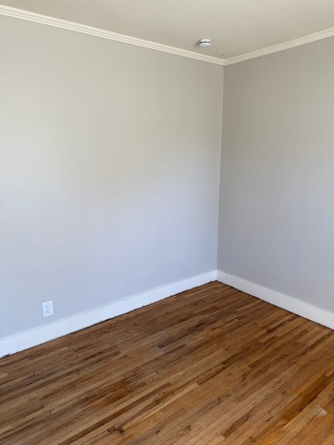 Building Photo - Adorable Cottage with detached garage Lebanon TN