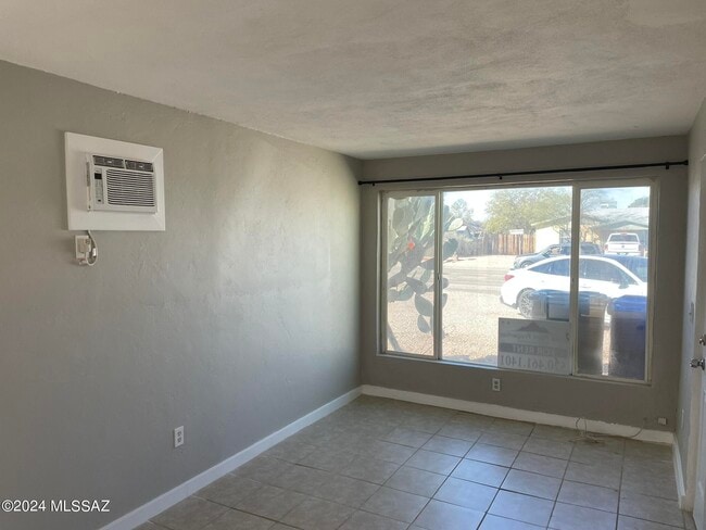 Building Photo - 2638 N Columbus Blvd