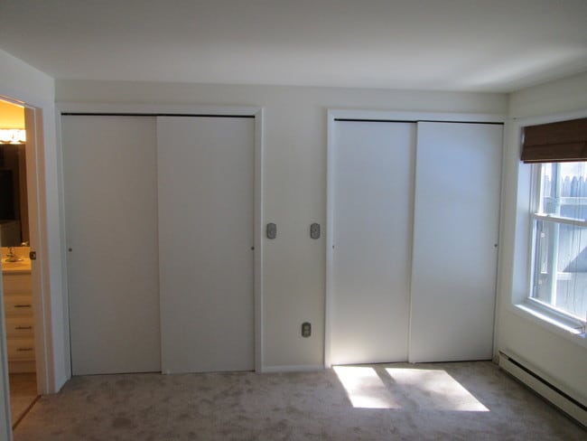 Building Photo - 14 Queen Ann Court