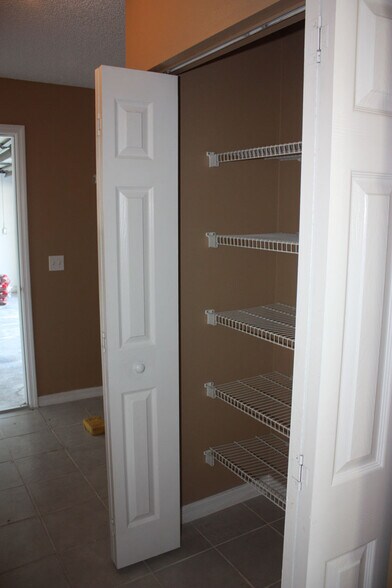 Building Photo - 20 Zebulon Pl