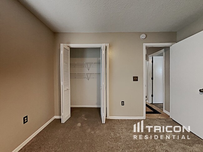 Building Photo - 6050 Fall River Dr
