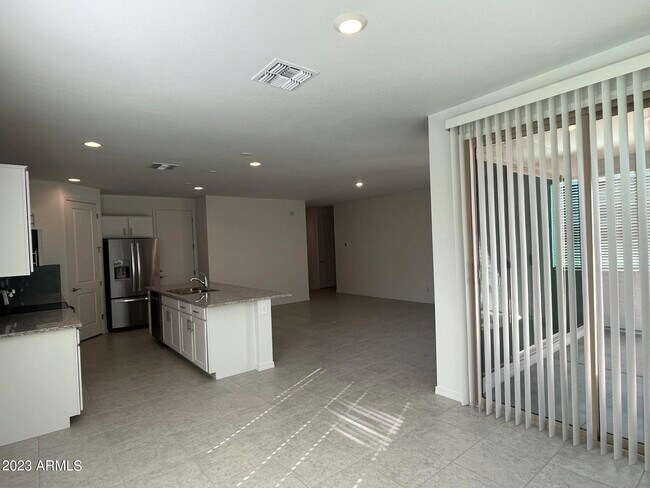 Building Photo - 9323 E Sector Dr