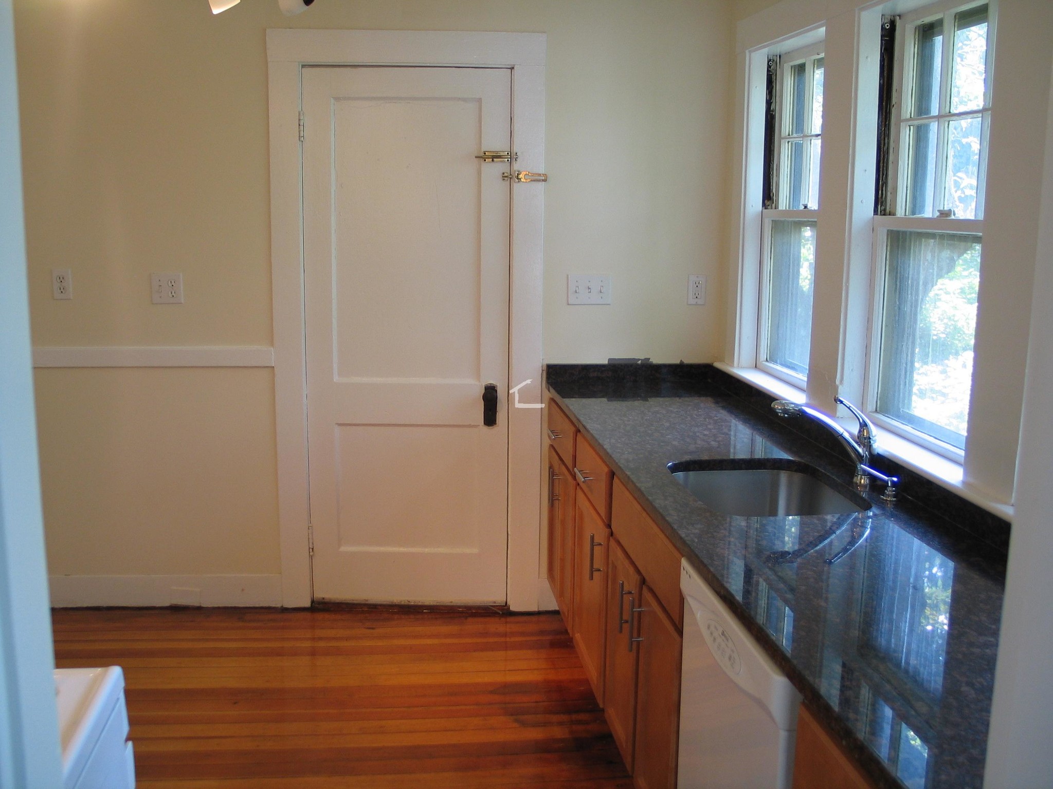 Building Photo - 35 Matchett St
