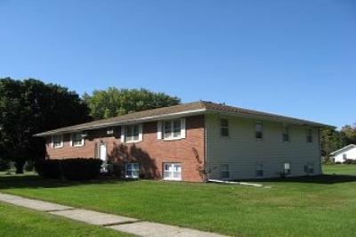 Primary Photo - Adams Manor