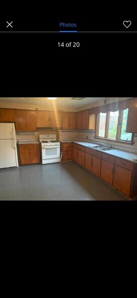 Building Photo - 384 Breckenridge St